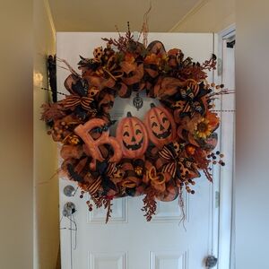Handcrafted🔥HP🔥 Halloween wreath 33.5/34 wide it's a fall ish Halloween wreath